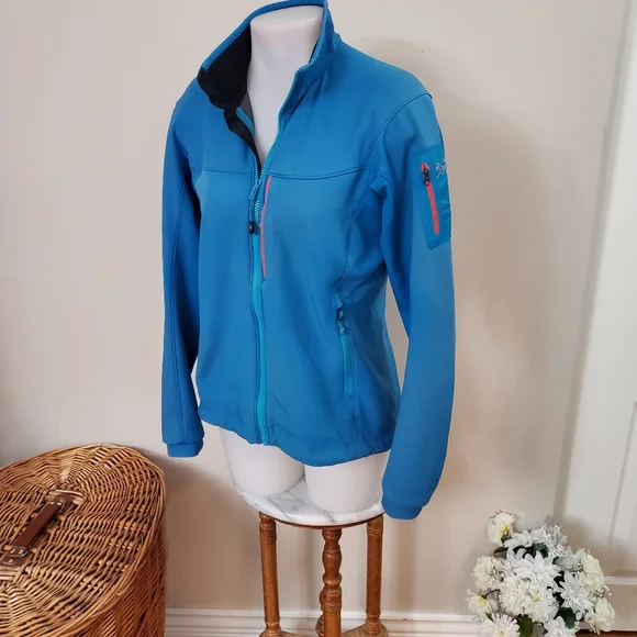 Arc'teryx Women's Vintage Blue Ski Jacket - Picture 3 of 16